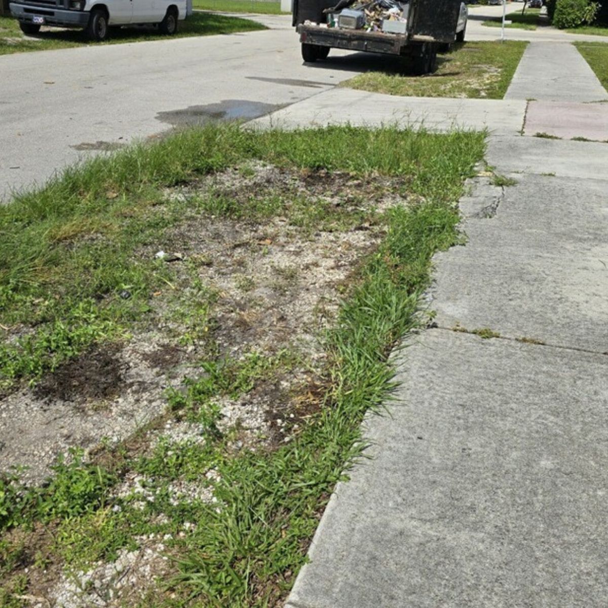 Side Walk Junk Removal in Fort Lauderdale | Remove Any Unwanted Items From Your Side Walk Today!