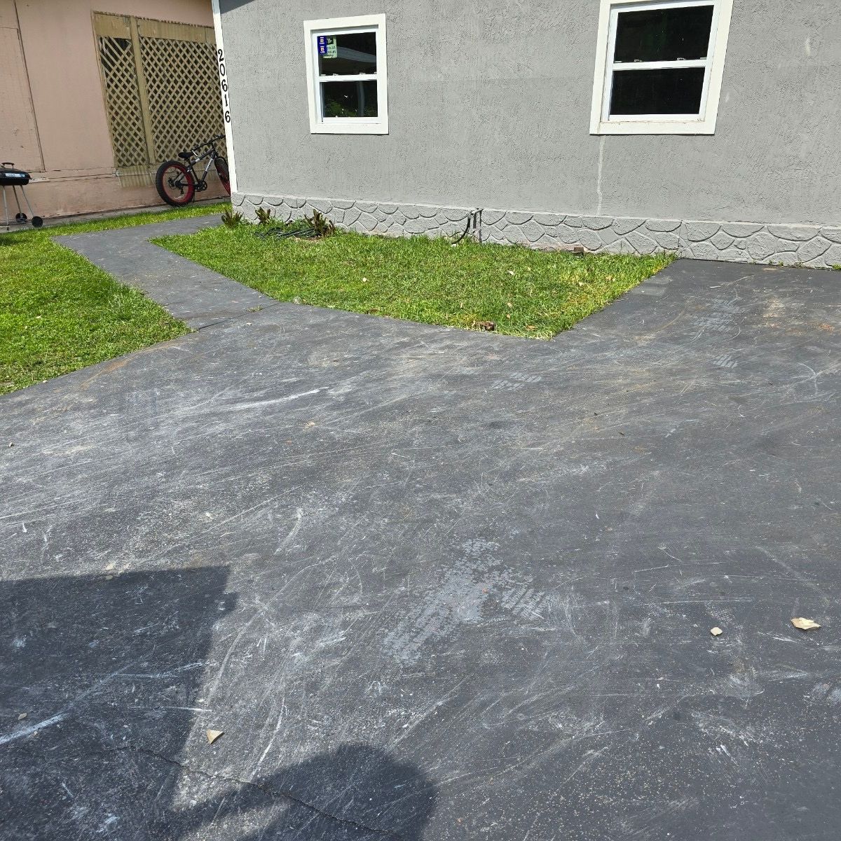 Driveway Junk Removal in Miami | Remove Junk From Your Property Today!
